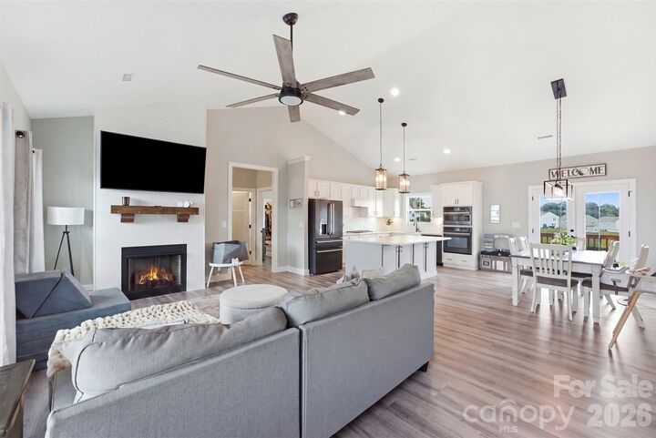 Property Photo: 233 Pinnacle Crossing NC 28152