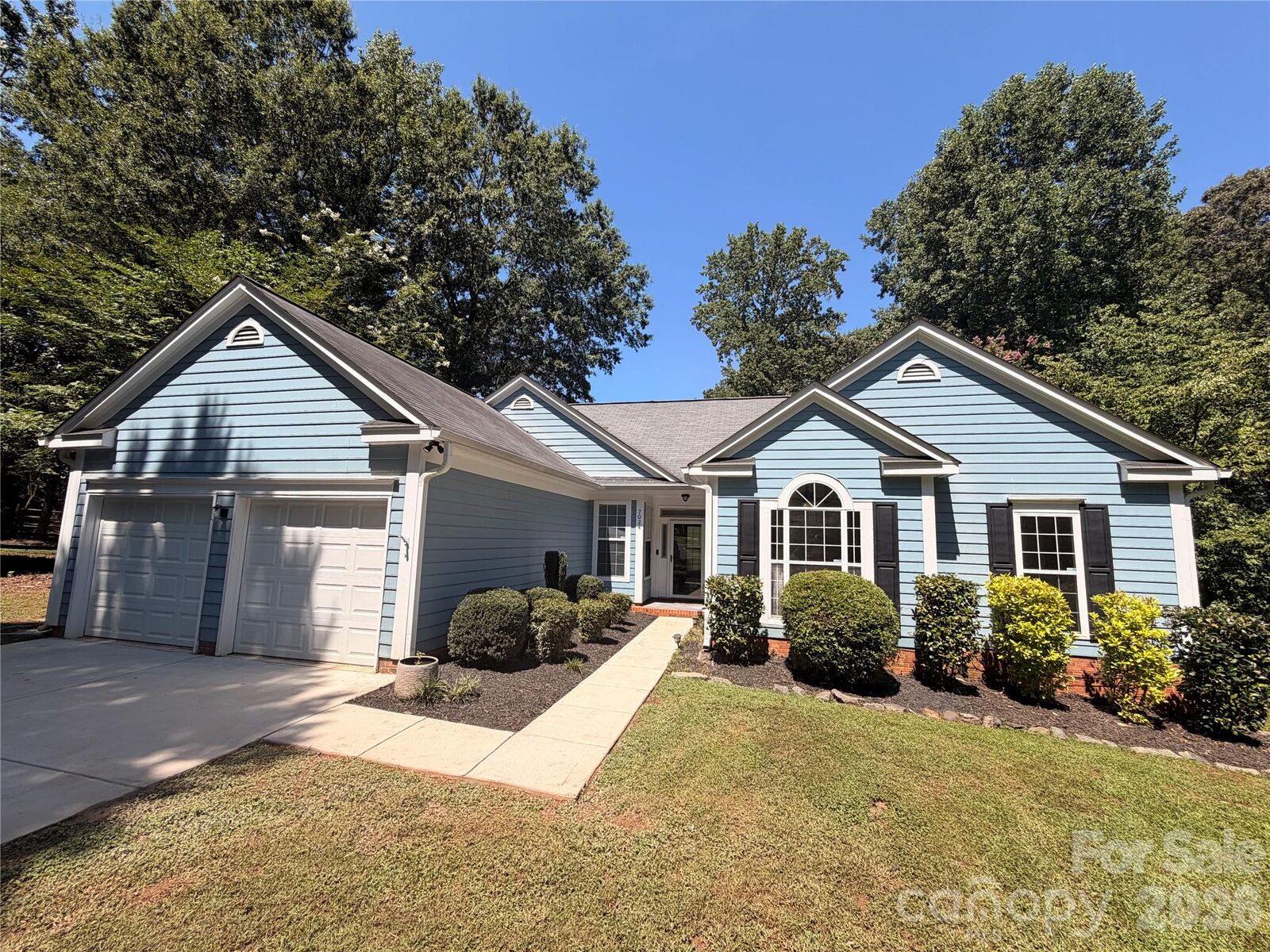 Property Photo: 7024 Passeres Court NC 28215