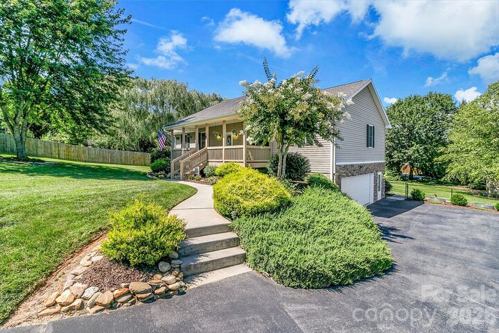 Property Photo:  14 New Bishop Lane  NC 28732 
