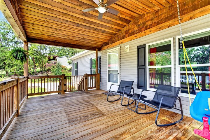 Property Photo: 248 Chestnut Oak Forest Drive NC 28761