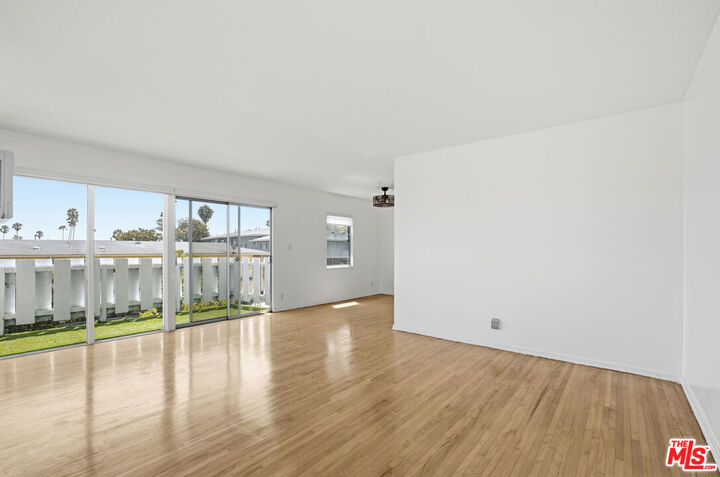 Property Photo: 4065 Ursula Ave, Unit 6 CA 90008