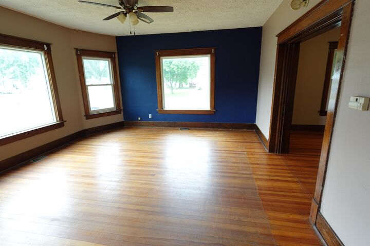 Property Photo: 450 Columbus Avenue NE 68647
