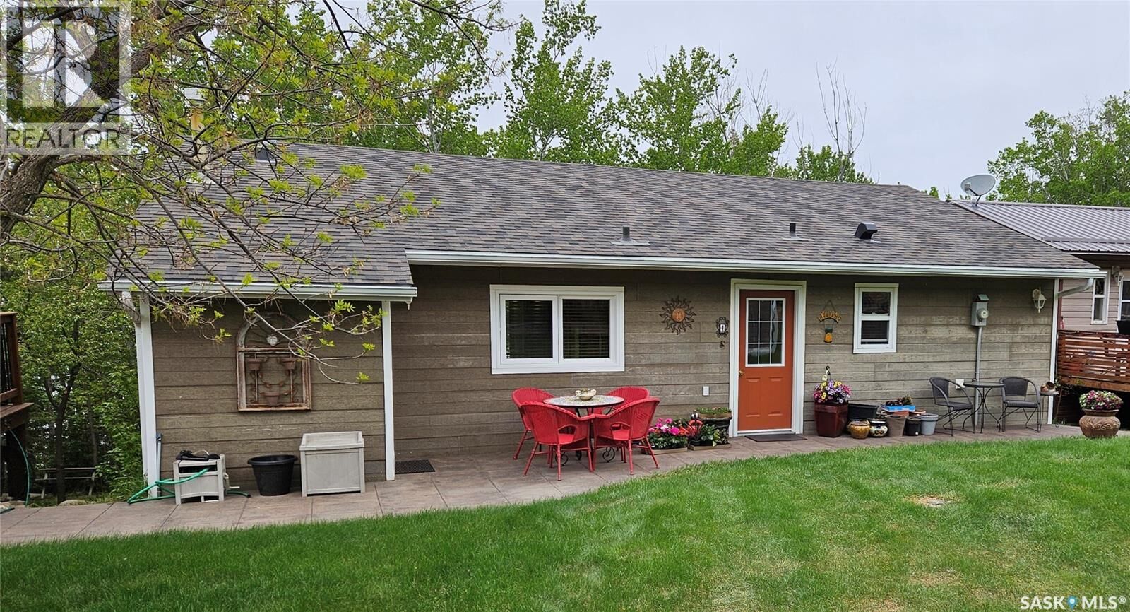 Property Photo: 3316 Point Drive SK S0K 4P0