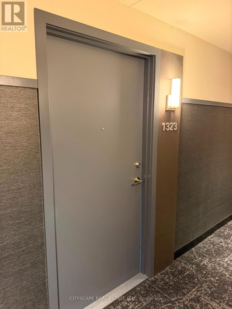 Property Photo:  2485 Eglinton Avenue West 1323  ON L5M 2V8 