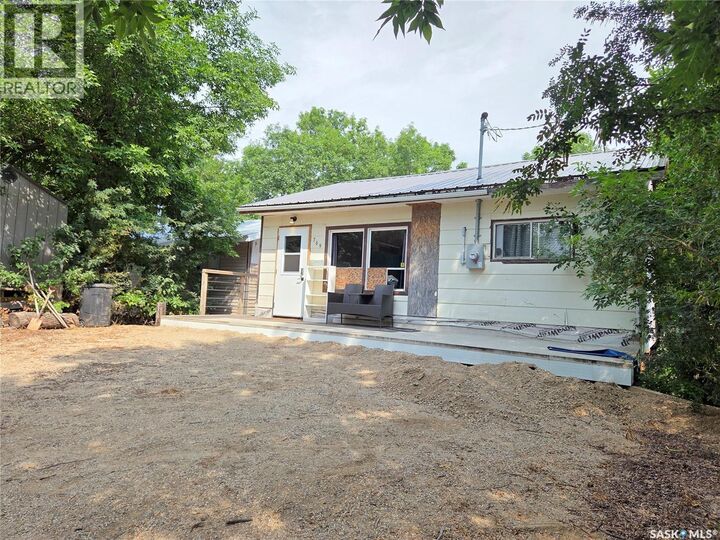 Property Photo: 769 Ennis Avenue SK S0C 0R0