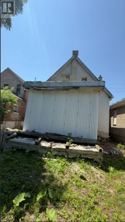Property Photo: 188 Wharncliffe Road South ON N6J 2L1
