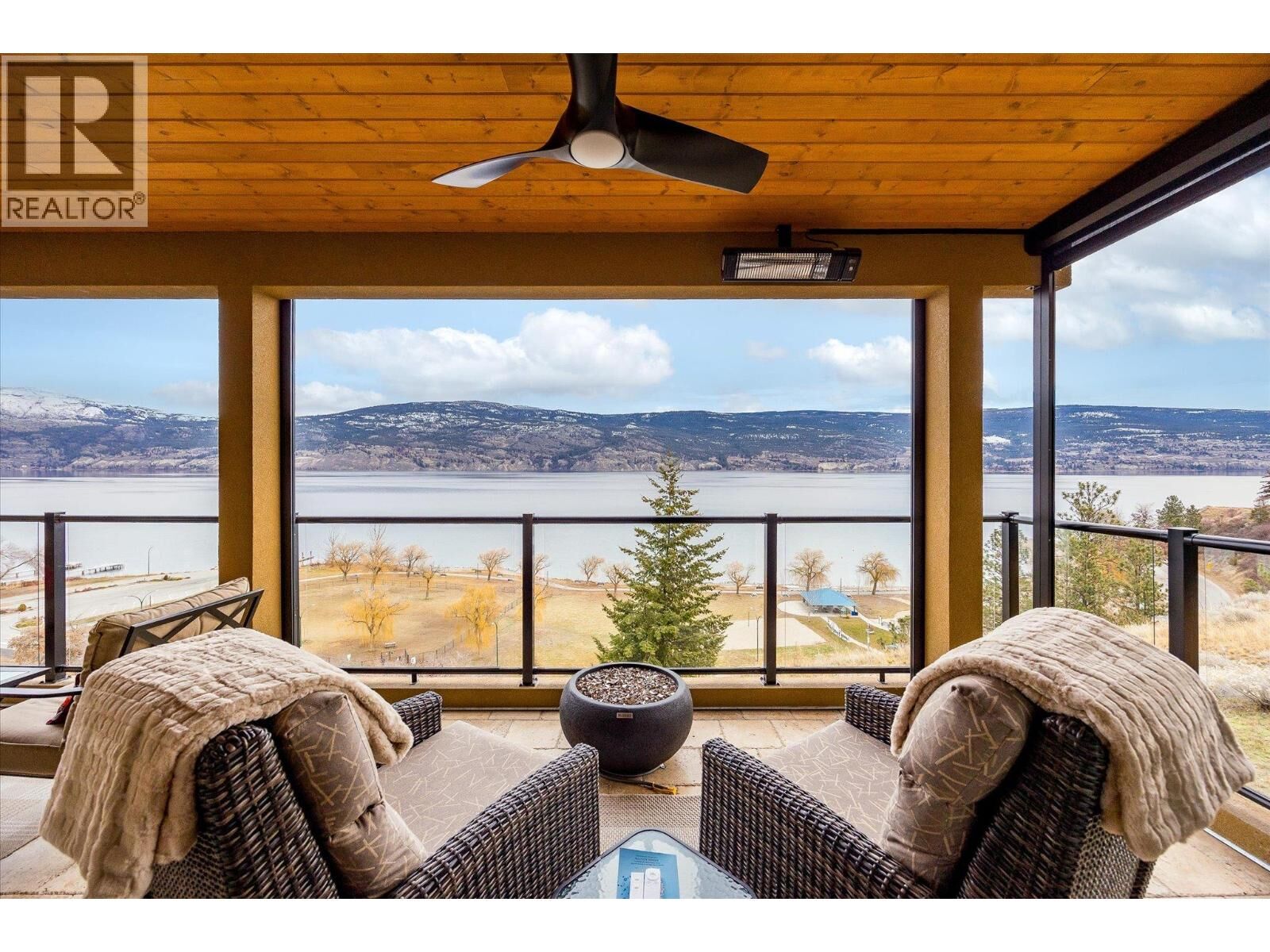 Property Photo: 14419 Downton Avenue 206 BC V0H 1Z1