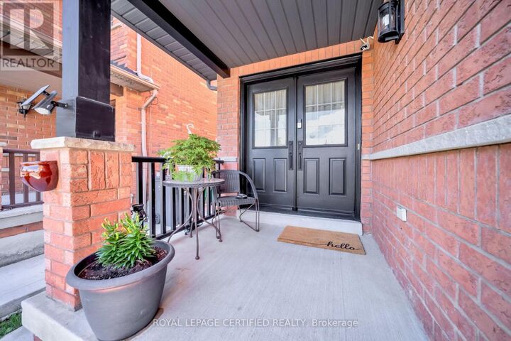 Property Photo:  70 Vintage Gate  ON L6X 5C2 