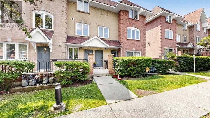 Property Photo:  75 Weldrick Road East 318  ON L4C 0H9 