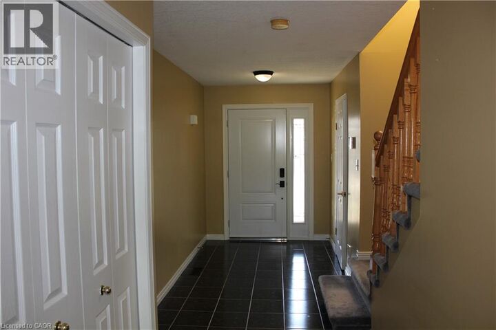 Property Photo:  184 Northampton Crescent B  ON N2T 2M5 