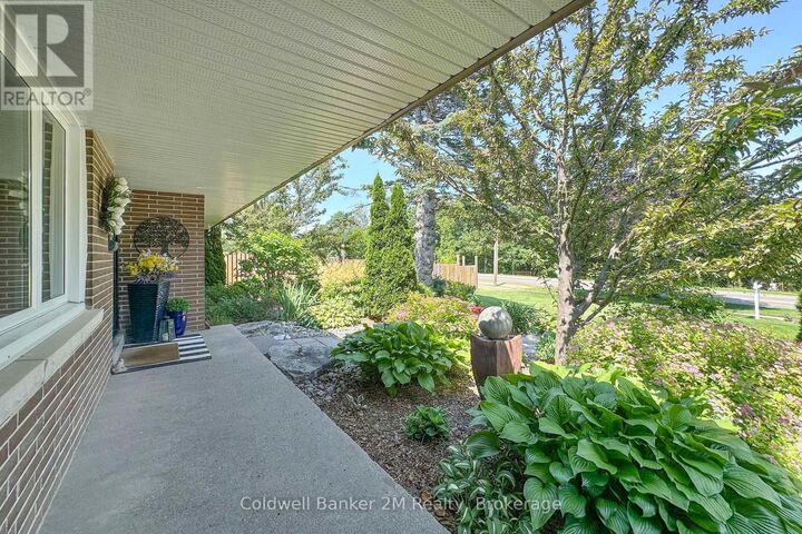Property Photo:  276 Park Road North  ON L1G 4T1 