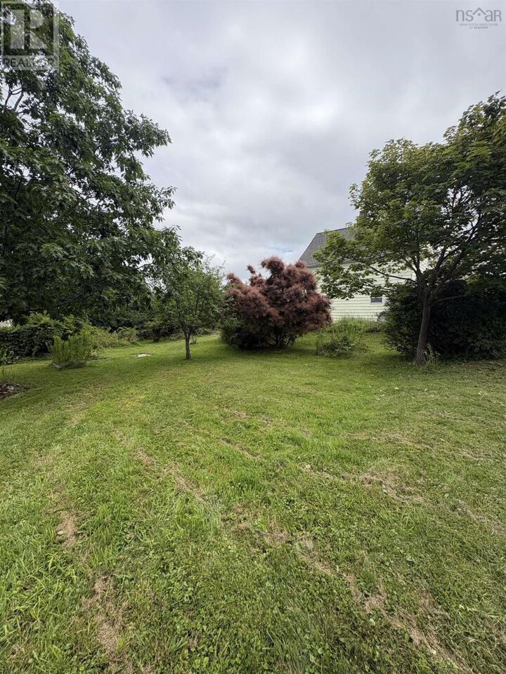 Property Photo:  37 Rose Avenue  NS B0K 1X0 