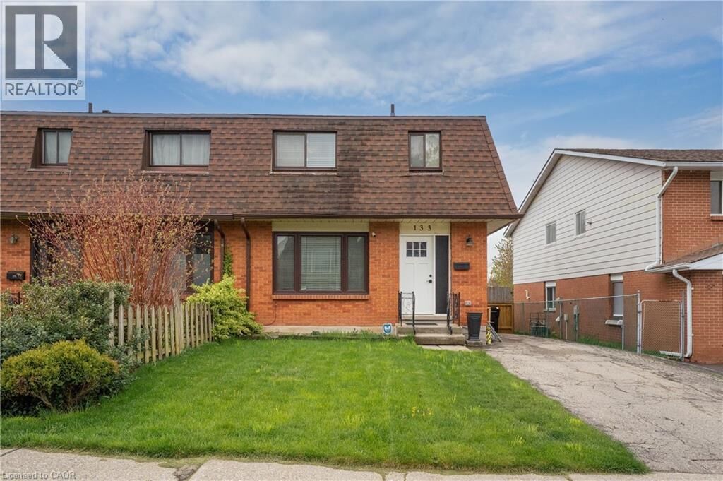 Property Photo: 133 Elm Ridge Ridge ON N2N 1J3
