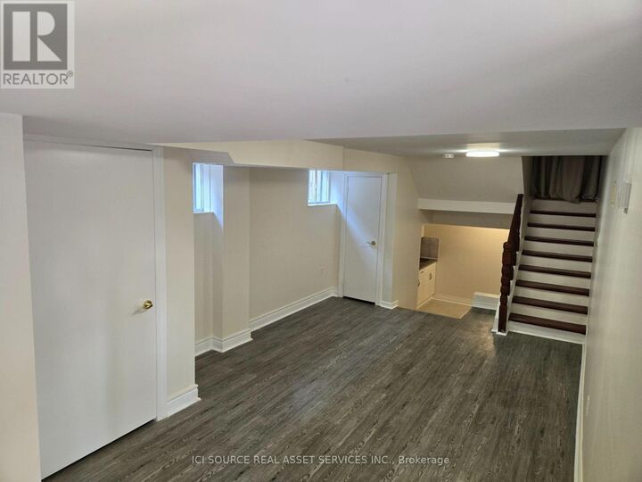 Property Photo: 57 Mentor Boulevard Lower Unit ON M2H 2M9