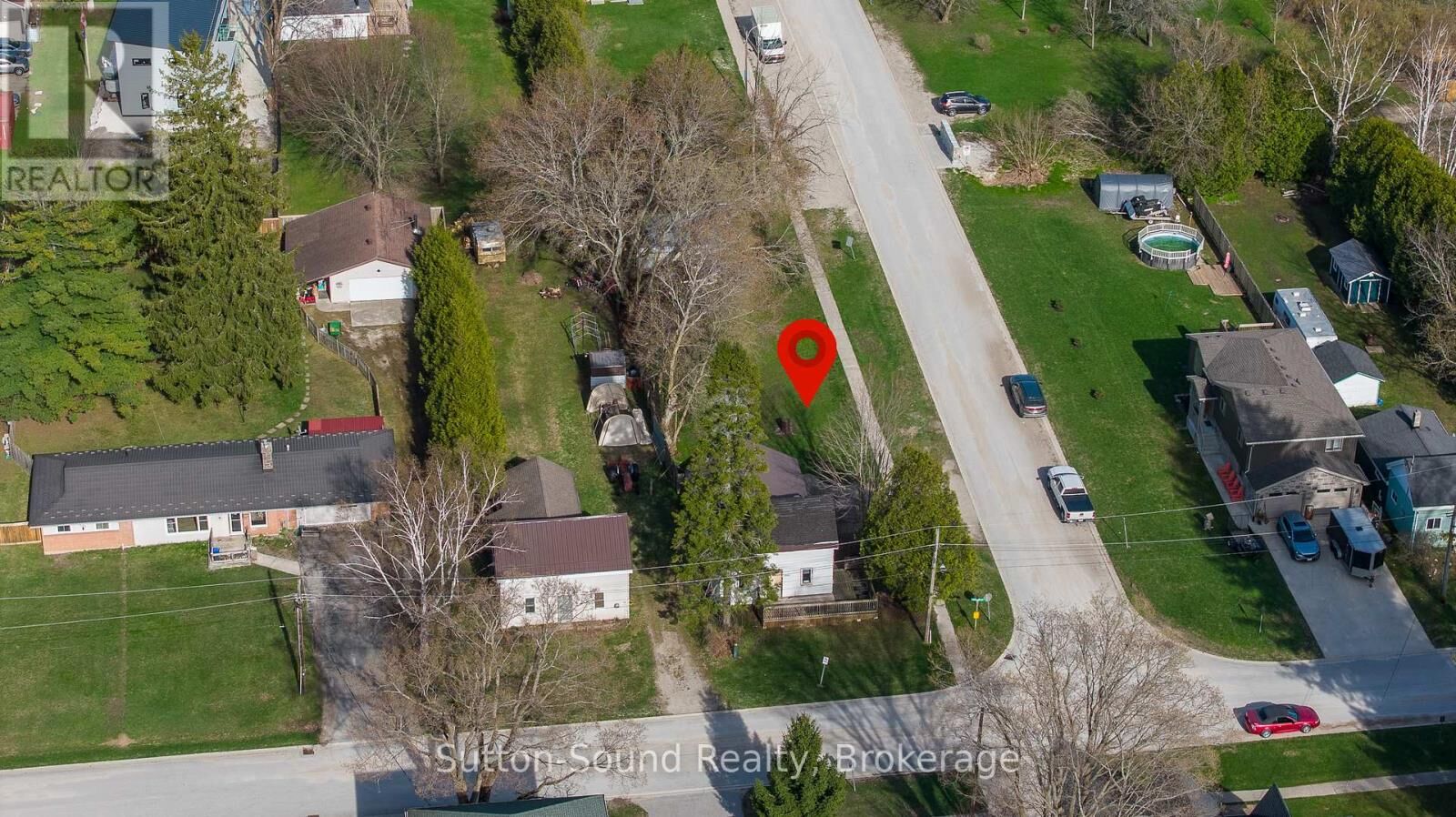 Property Photo: 486 Elizabeth Street ON N0H 1P0