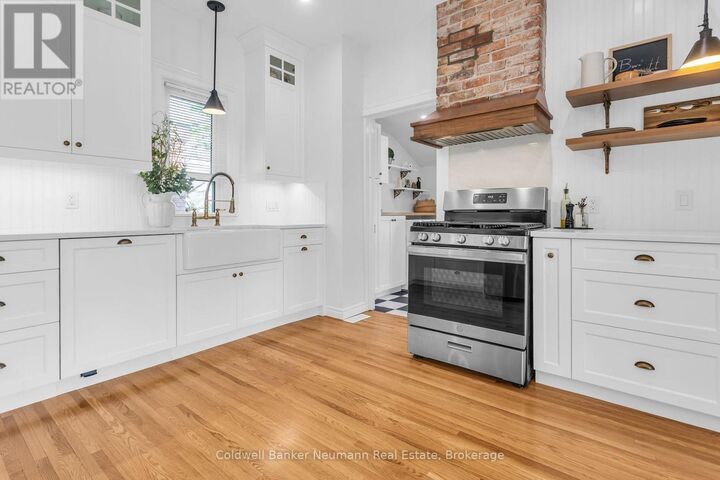 Property Photo:  59 Washington Grand Avenue  ON N4G 1Y8 