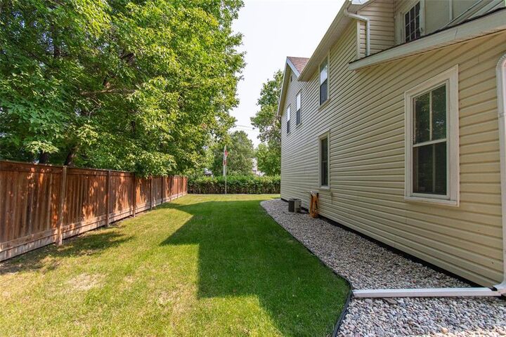 Property Photo: 285 Eveline Street MB R1A 1M6