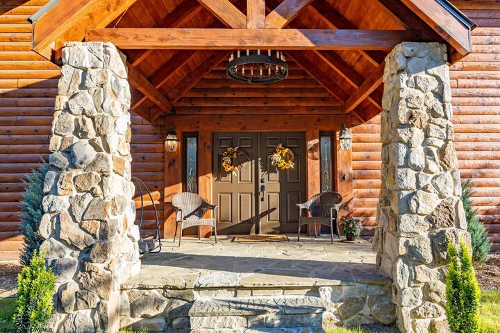 Property Photo:  200 Oak Ridge Drive  WV 26508 
