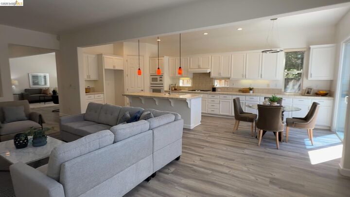 Property Photo: 5556 Arcadia Cir CA 94505