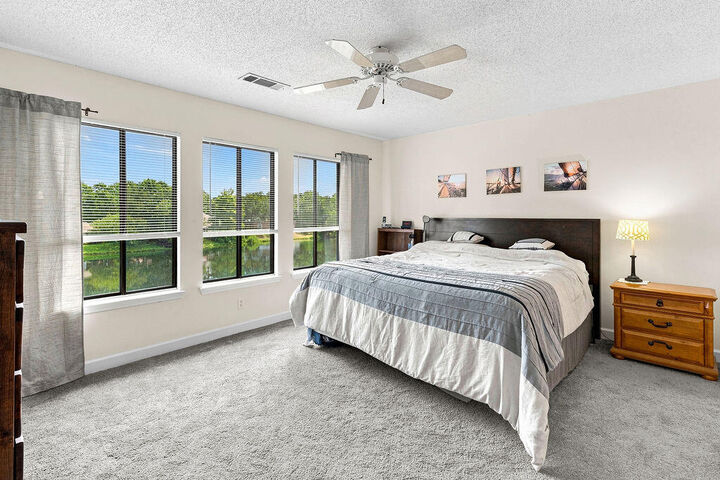 Property Photo:  204 Southlake Court 204  FL 32578 
