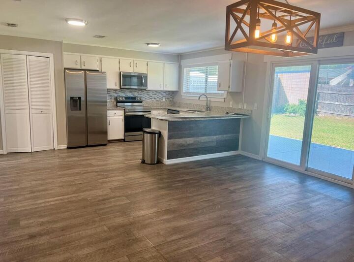 Property Photo:  1817 Rattan Palm Drive  FL 32578 