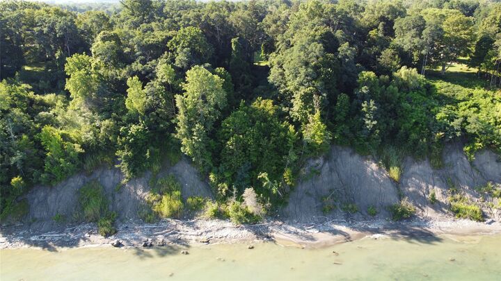 Property Photo:  7850 E Lake Road  PA 16511 
