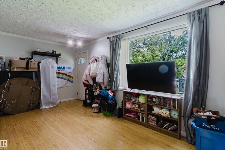 Property Photo:  10955 72 Avenue NW  AB T6G 0B1 