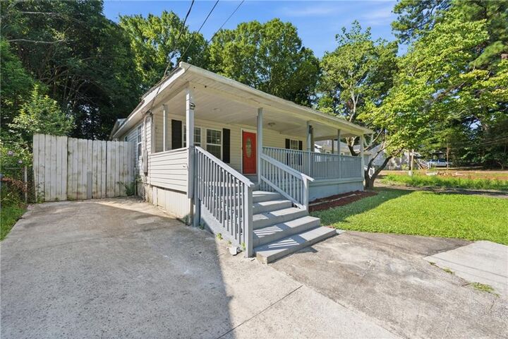 Property Photo:  3024 Grand Avenue SW  GA 30315 