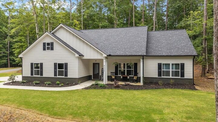 Property Photo:  5525 Belle Meade Drive  GA 30180 