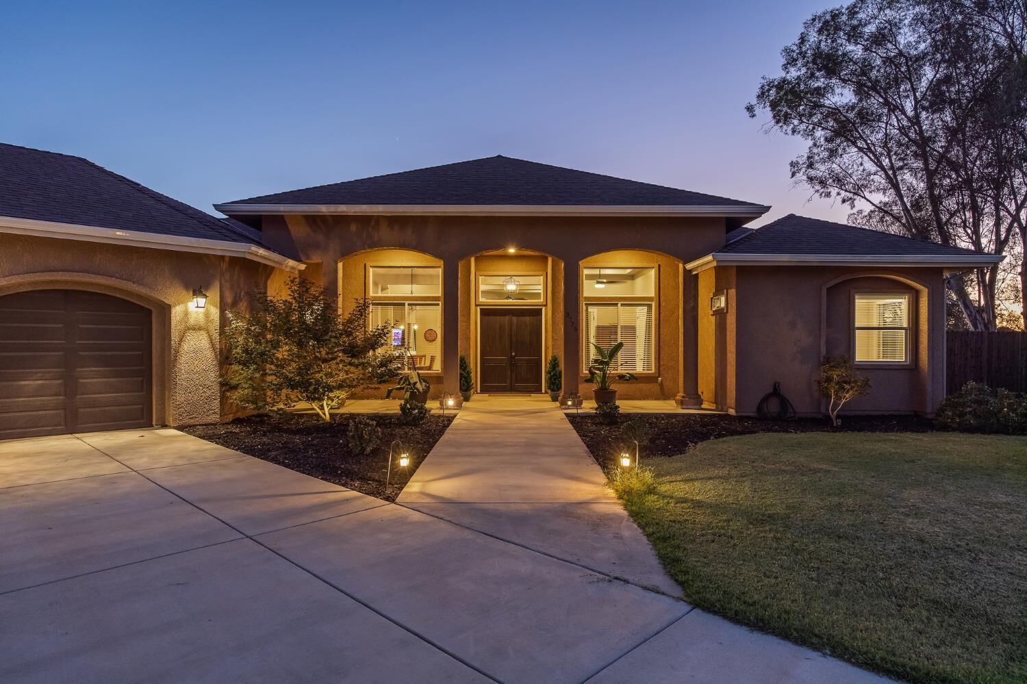 Property Photo: 3775 N Indianola Avenue CA 93657