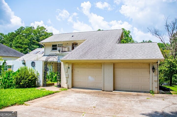 Property Photo: 10083 Lakeview Parkway GA 30180