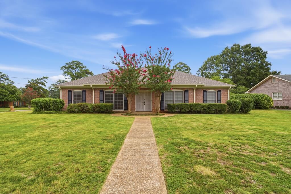 Property Photo:  5966 Sherborne Drive  GA 31909 