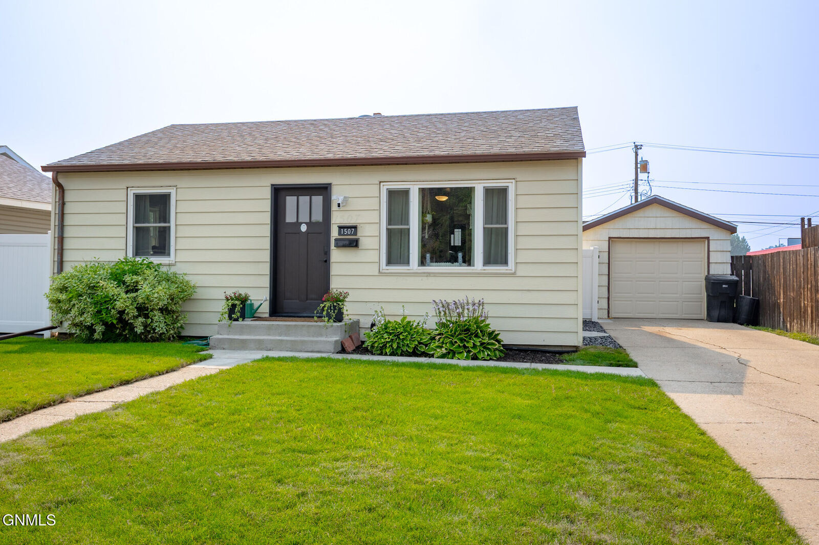 Property Photo:  1507 1st Avenue W  ND 58801 
