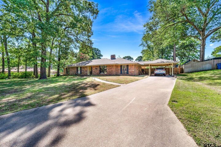 Property Photo:  415 Nathan  TX 75783 