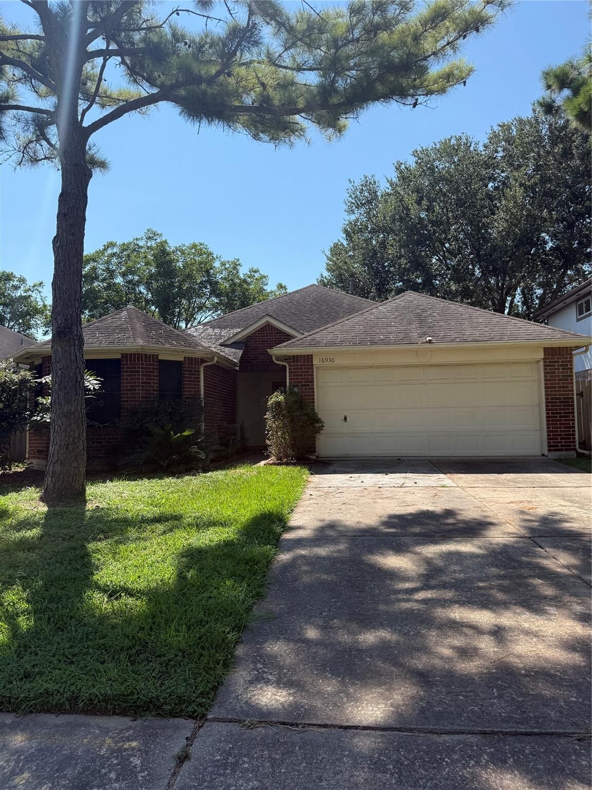 Property Photo: 16930 Blue Mist Circle TX 77498