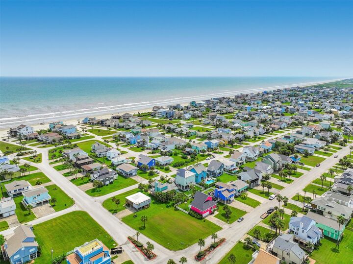 Property Photo: 13703 Pirates Beach Boulevard TX 77554