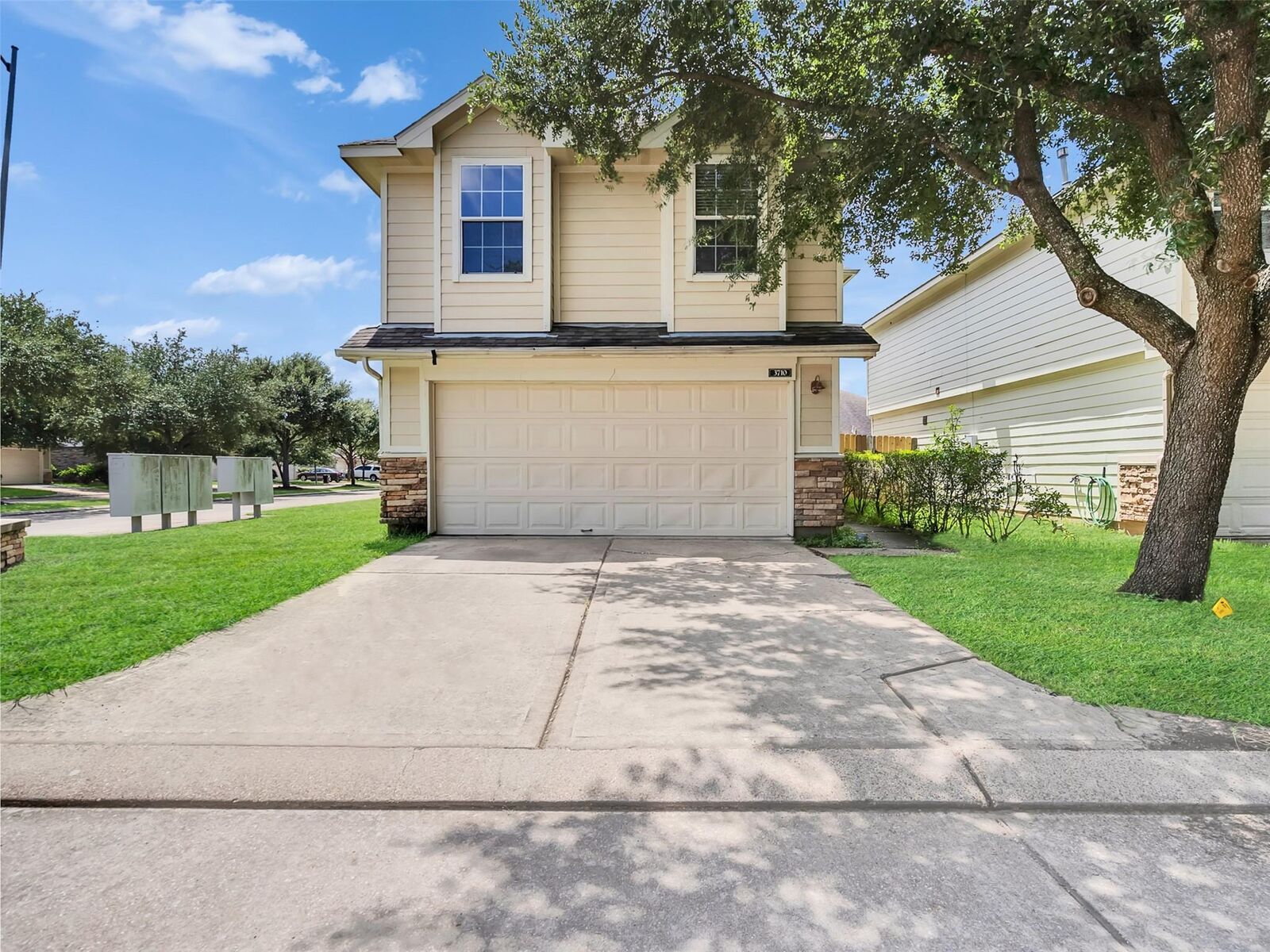 Property Photo: 3710 Windmill Village Drive TX 77082