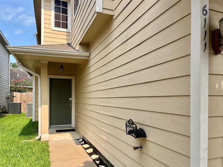 Property Photo: 6111 Morningshire Lane TX 77084