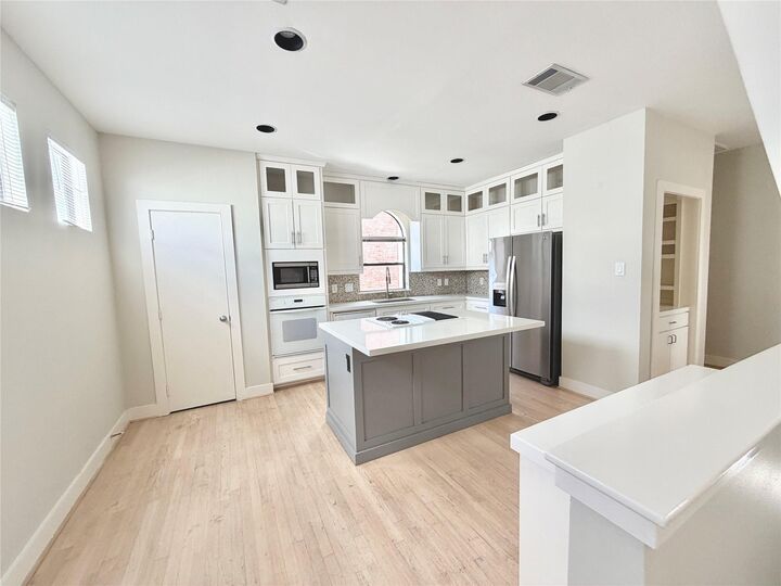 Property Photo: 6418 Ferris Drive 3 TX 77081