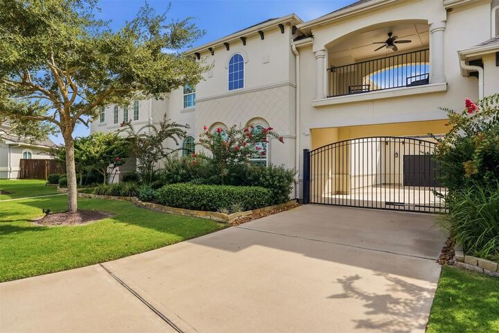 Property Photo: 2223 Legends Way TX 77493