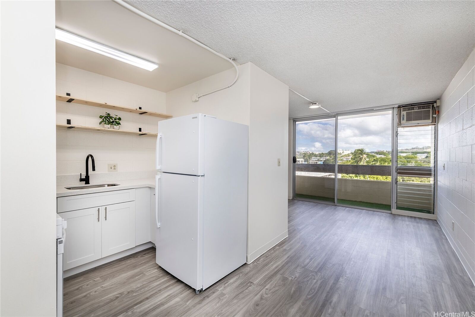 Property Photo: 1555 Pohaku Street B609 HI 96817