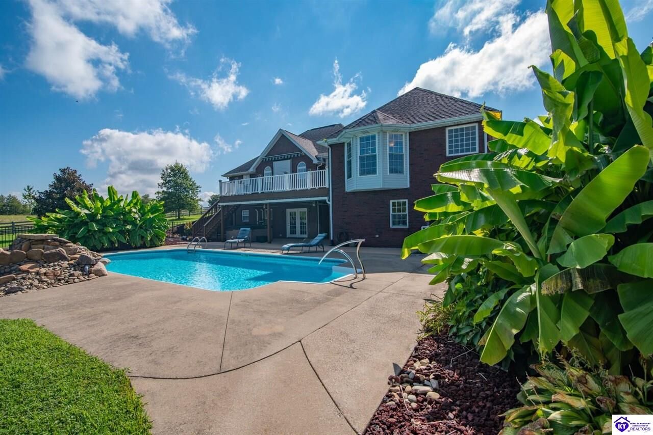 Property Photo: 1993 Mud Splash Road KY 42740