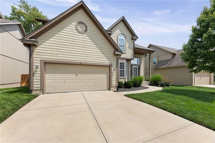 Property Photo: 13229 Knox Street KS 66213