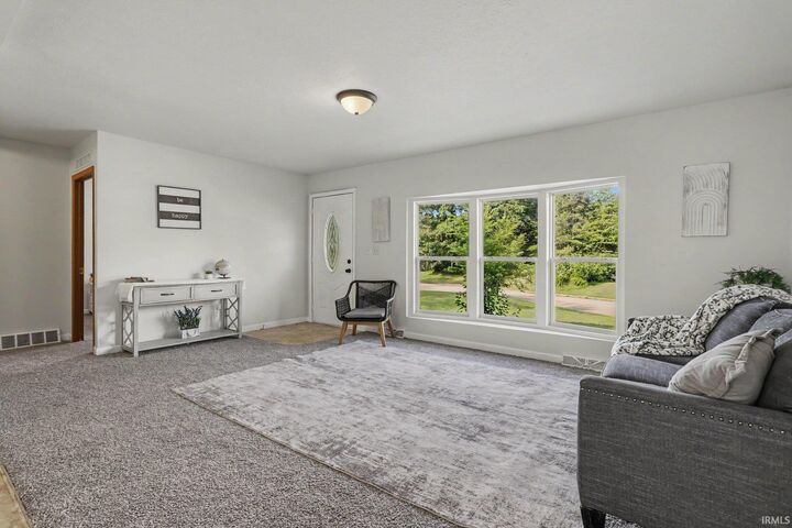 Property Photo: 15282 Mary Wade Drive IN 46507-8220