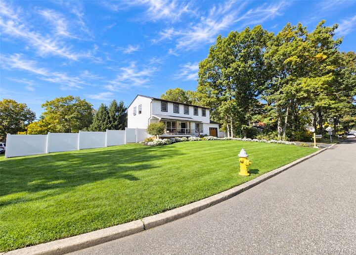 Property Photo:  29 Rolling Hills Drive  NY 11961 