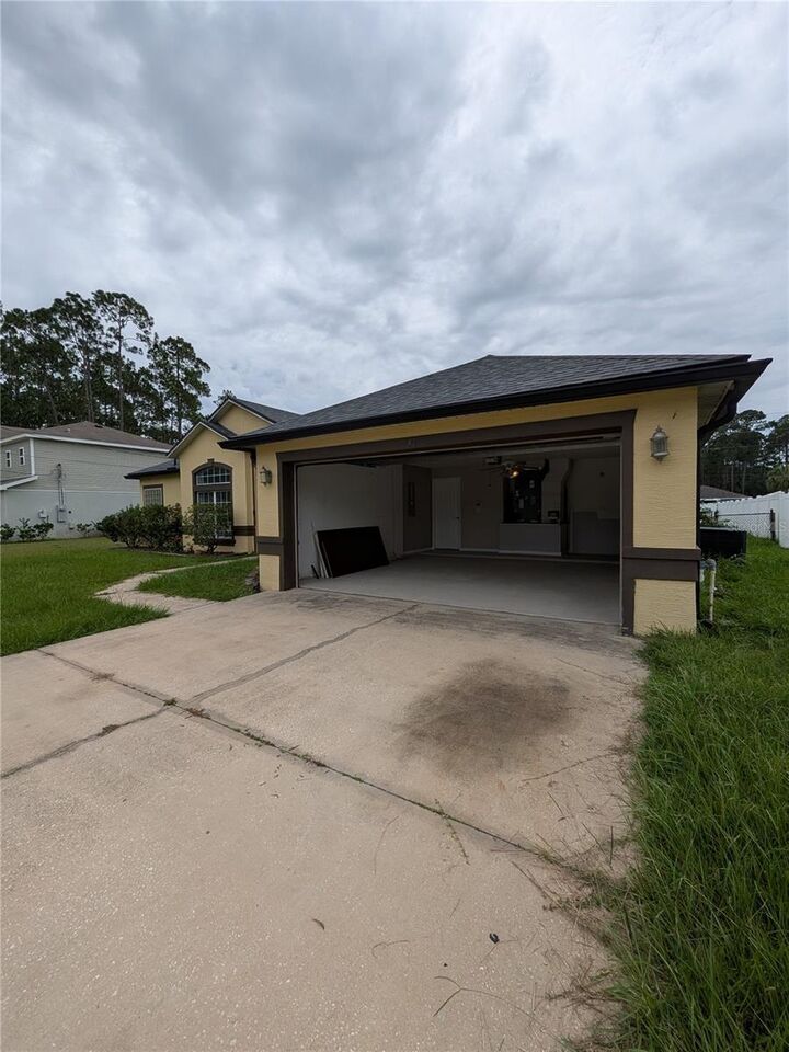 Property Photo: 43 Raemoor Drive FL 32164