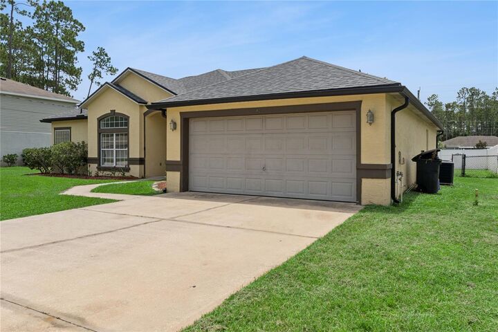 Property Photo: 43 Raemoor Drive FL 32164