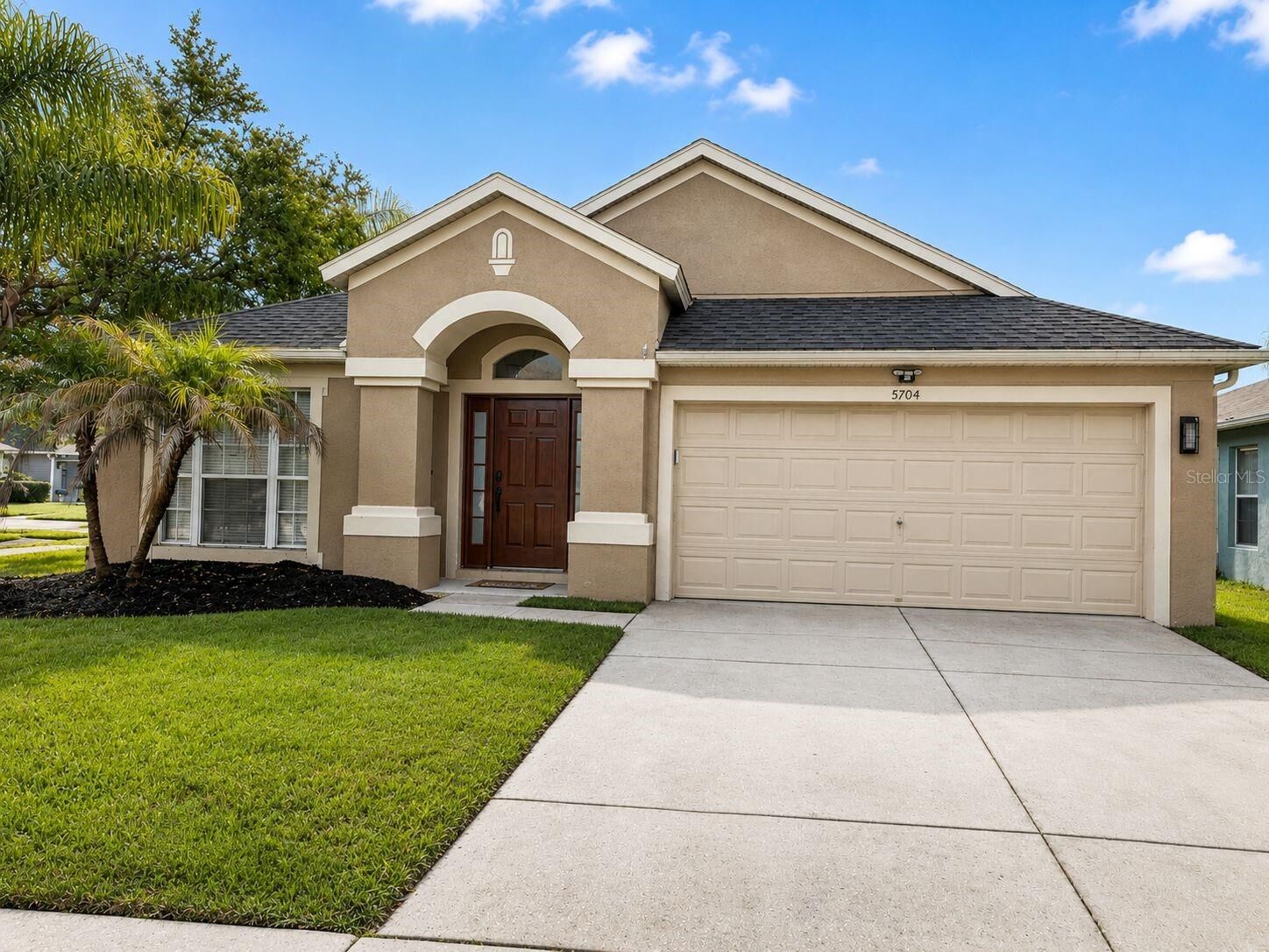 Property Photo: 5704 Grindstone Loop FL 33544