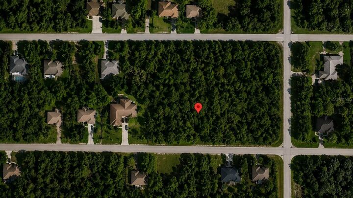 Property Photo: 3133 E Lloyd St FL 34453