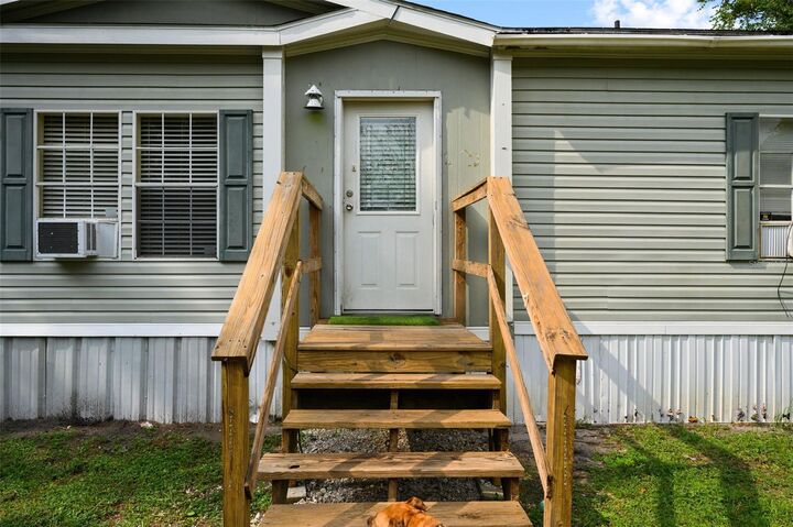 Property Photo:  9798 State Road 100 W  FL 32091 